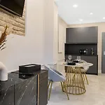 Design Studio I Center I Kingbed I New